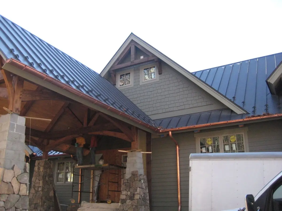 Craftsman Roofing team delivering quality roofing work in Marchand